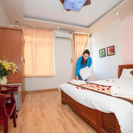 Halong Party Hostel Халонг Екстер'єр фото