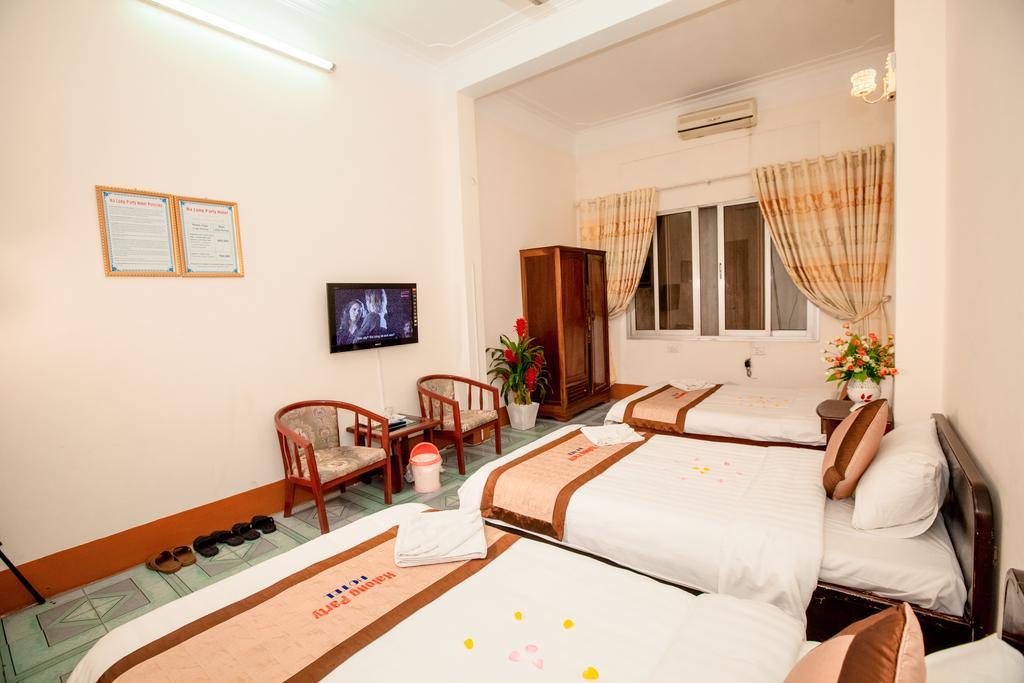 Halong Party Hostel Халонг Екстер'єр фото