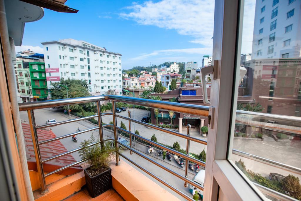 Halong Party Hostel Халонг Екстер'єр фото
