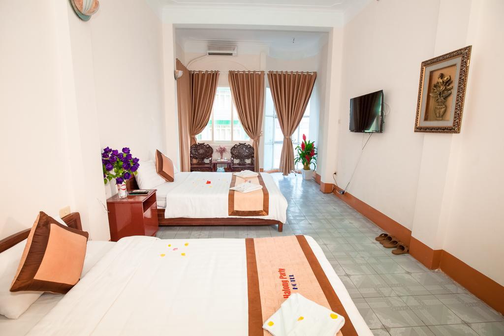 Halong Party Hostel Халонг Екстер'єр фото