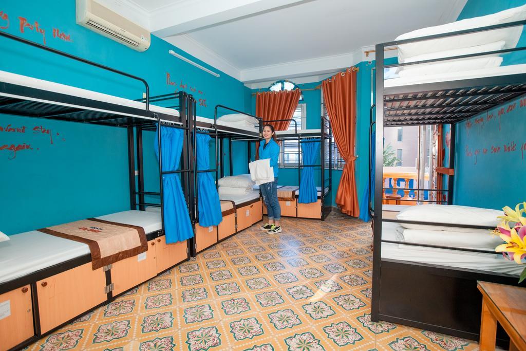 Halong Party Hostel Халонг Екстер'єр фото