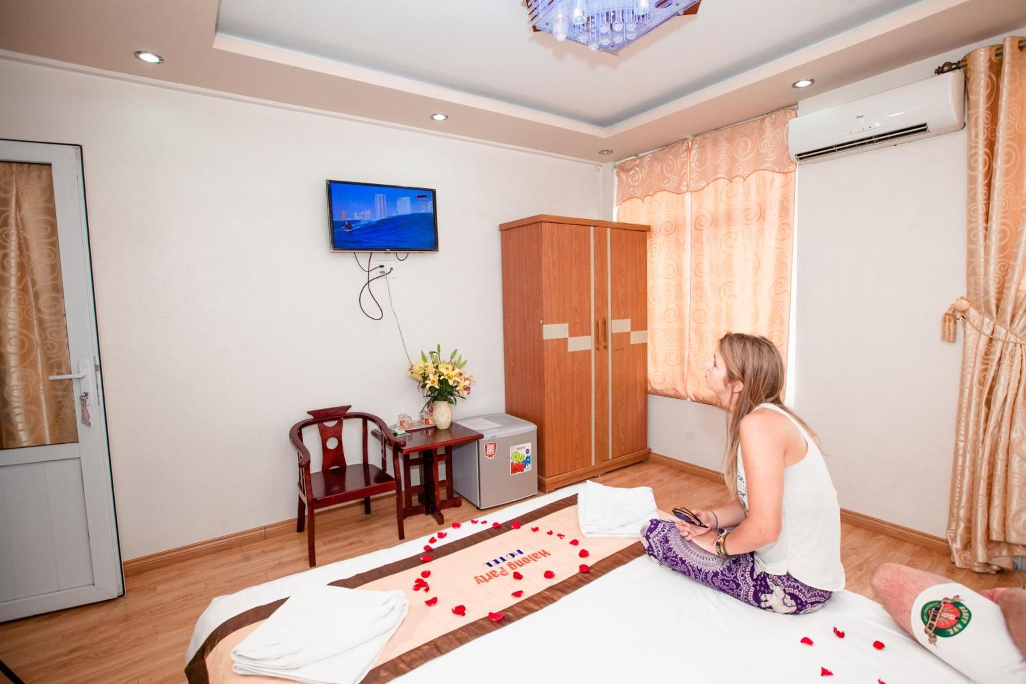 Halong Party Hostel Халонг Екстер'єр фото