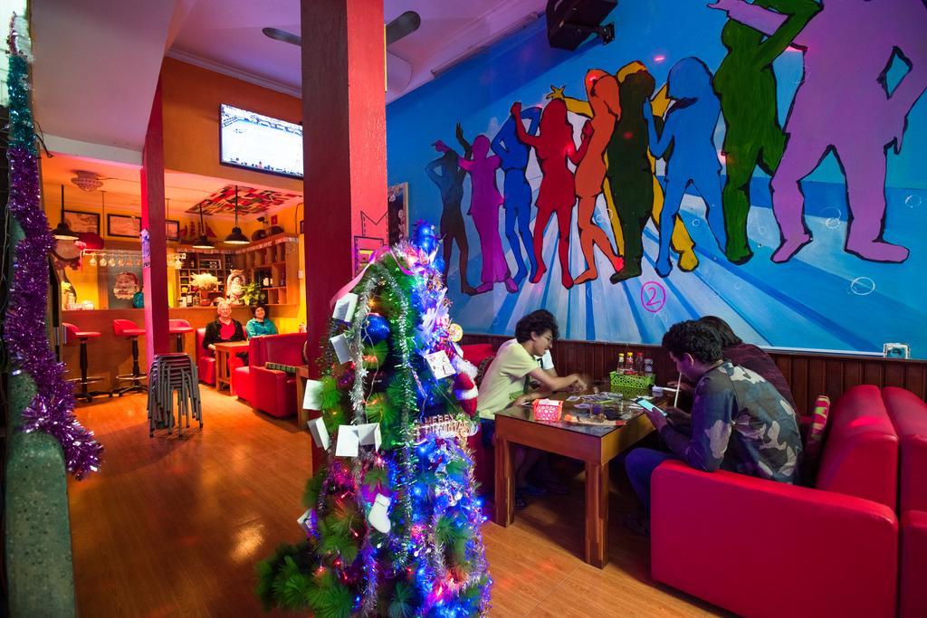 Halong Party Hostel Халонг Екстер'єр фото